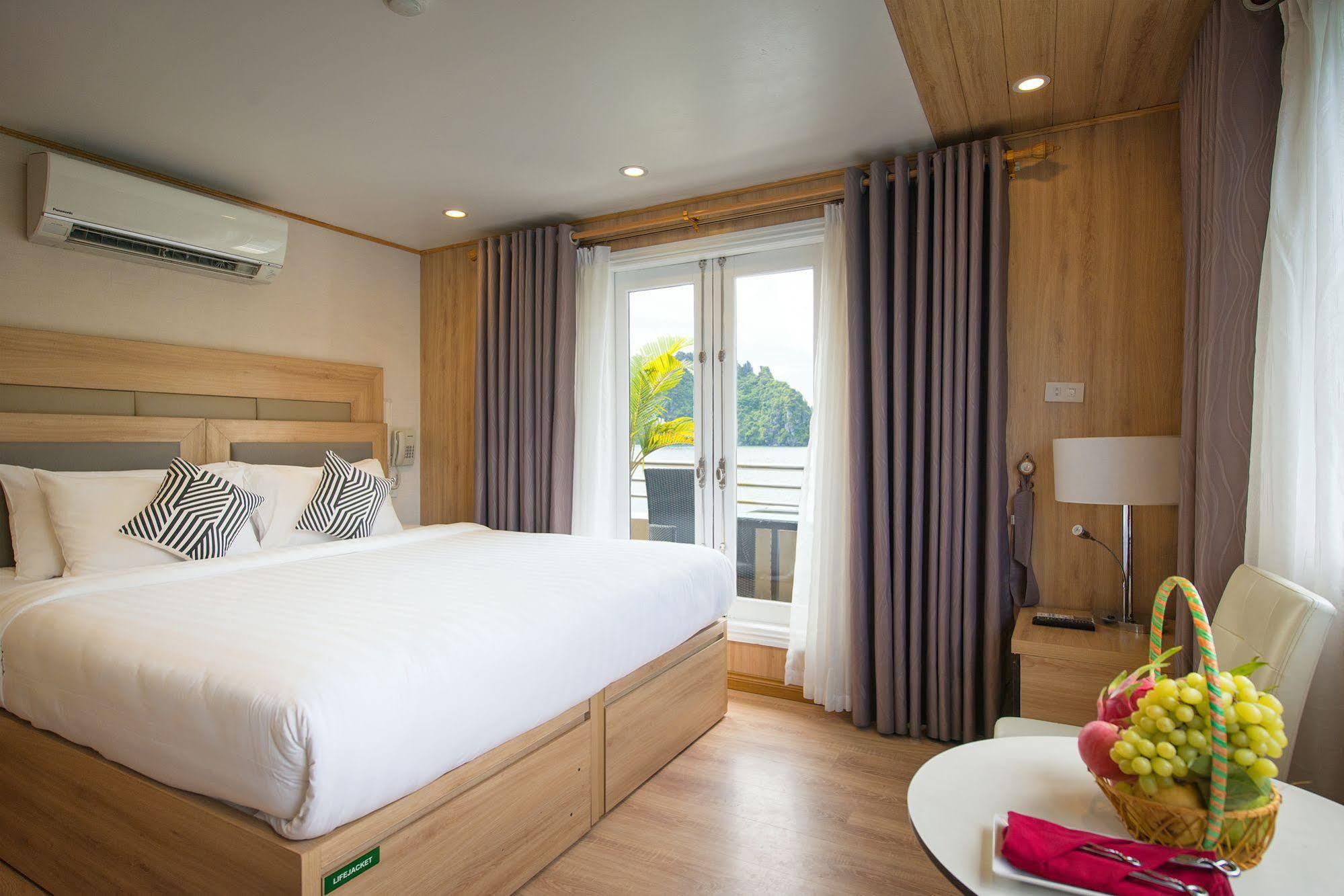La Vela Premium Cruise - Managed By Paradise Cruises Ha Long Exteriör bild